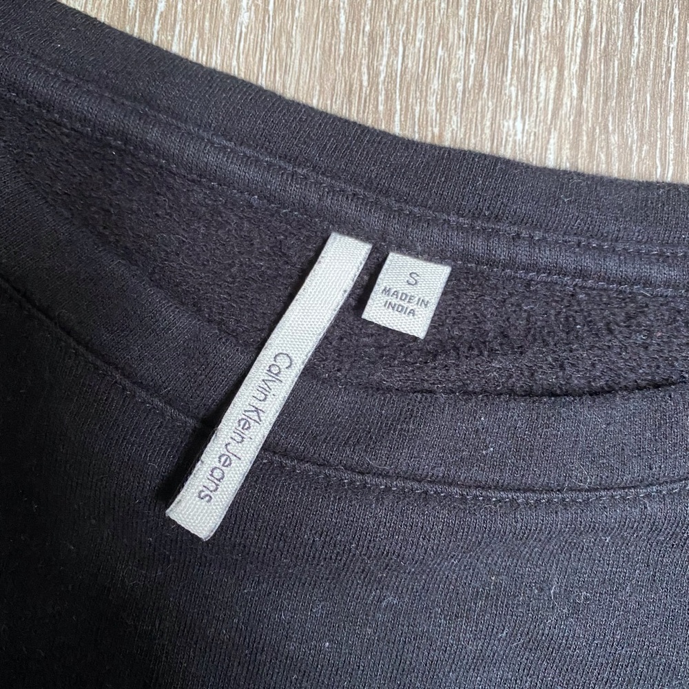 Calvin Klein Sweatshirt - Picture 3 of 4